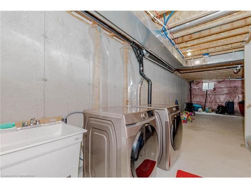 89 Finegan Circle, Brampton, ON - Indoor Photo Showing Laundry Room