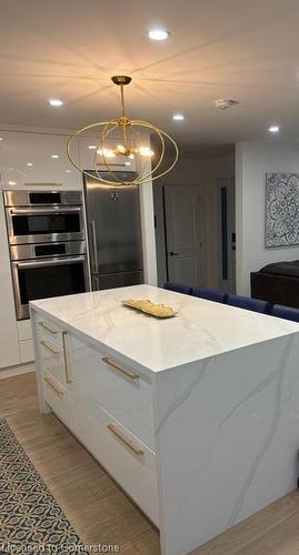 23 West Hampton Road, St. Catharines, ON - Indoor Photo Showing Kitchen