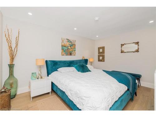 23 West Hampton Road, St. Catharines, ON - Indoor Photo Showing Bedroom