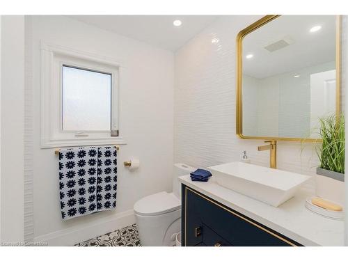 23 West Hampton Road, St. Catharines, ON - Indoor Photo Showing Bathroom