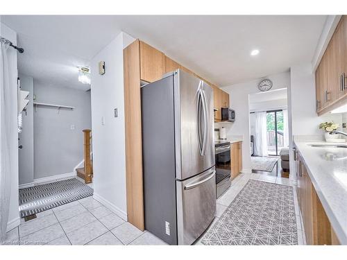 20 Scarfair Pathway, Toronto, ON - Indoor Photo Showing Kitchen