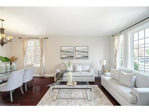 111 Bayridge Drive, Peel, ON - Indoor Photo Showing Living Room