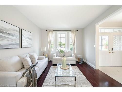 111 Bayridge Drive, Peel, ON - Indoor Photo Showing Living Room