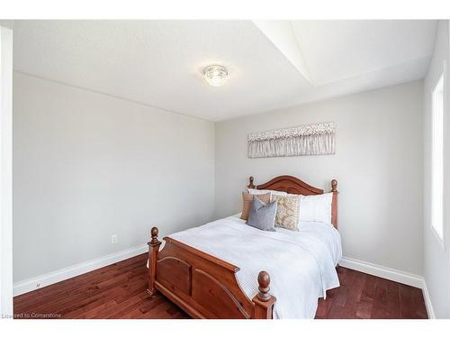 111 Bayridge Drive, Peel, ON - Indoor Photo Showing Bedroom