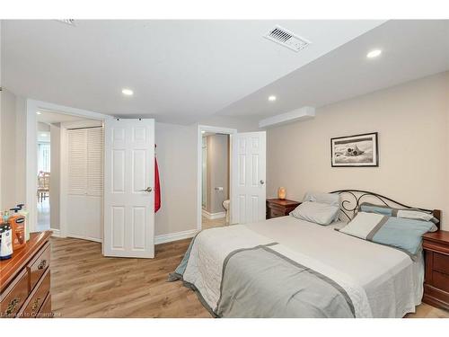 111 Bayridge Drive, Peel, ON - Indoor Photo Showing Bedroom