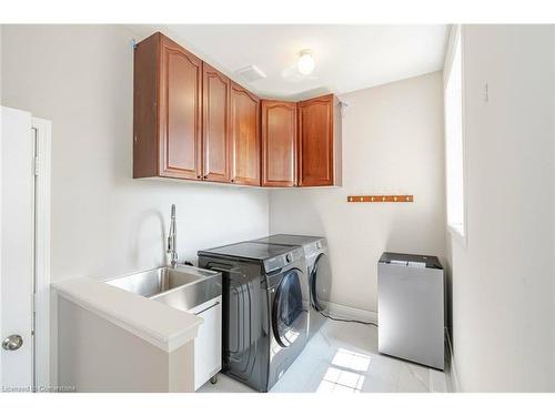 111 Bayridge Drive, Peel, ON - Indoor Photo Showing Laundry Room