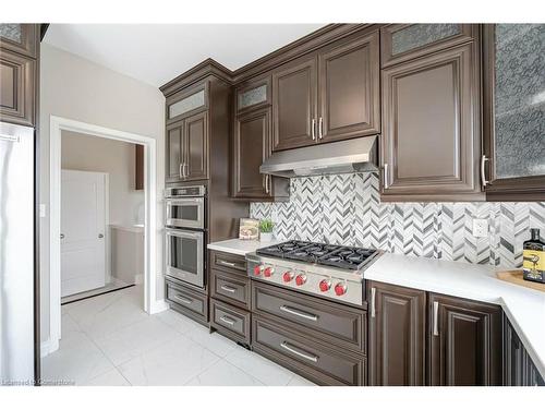 111 Bayridge Drive, Peel, ON - Indoor Photo Showing Kitchen With Stainless Steel Kitchen With Upgraded Kitchen