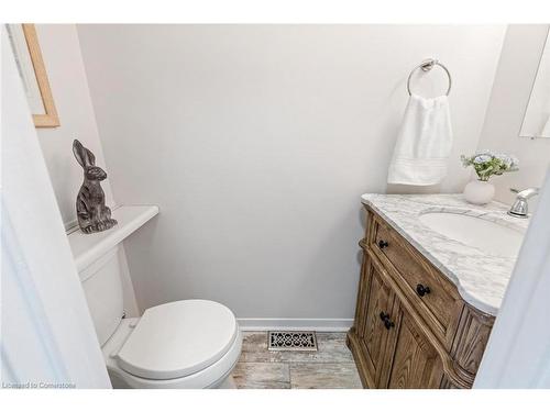 69 Dovercliffe Road, Guelph, ON - Indoor Photo Showing Bathroom