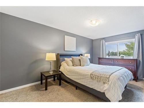 69 Dovercliffe Road, Guelph, ON - Indoor Photo Showing Bedroom