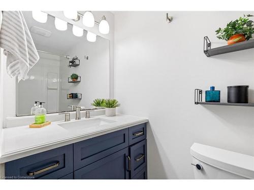 69 Dovercliffe Road, Guelph, ON - Indoor Photo Showing Bathroom