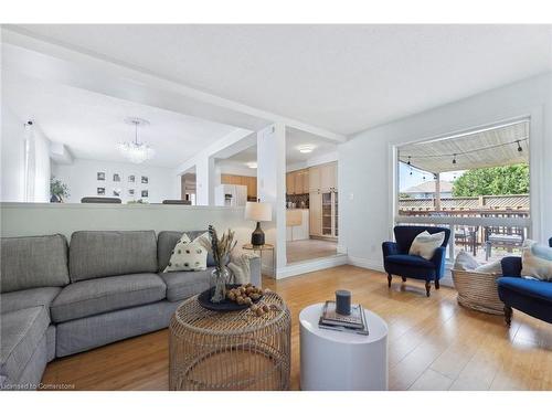 89 Sagewood Avenue, Oshawa, ON - Indoor Photo Showing Living Room