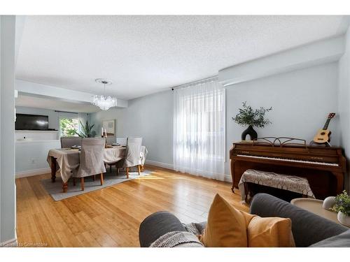 89 Sagewood Avenue, Oshawa, ON - Indoor Photo Showing Living Room