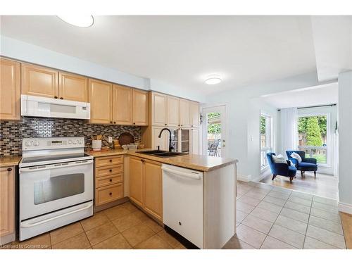 89 Sagewood Avenue, Oshawa, ON - Indoor Photo Showing Kitchen