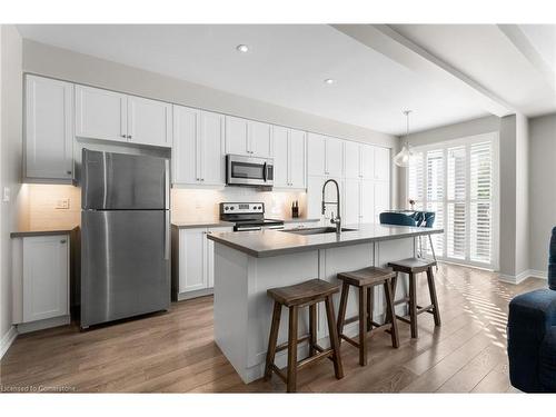 22 Abigail Crescent, Caledon, ON - Indoor Photo Showing Kitchen With Upgraded Kitchen