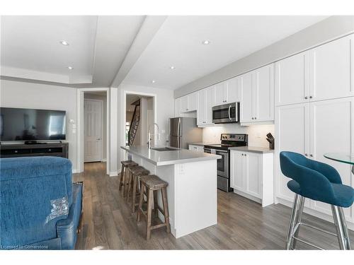 22 Abigail Crescent, Caledon, ON - Indoor Photo Showing Kitchen