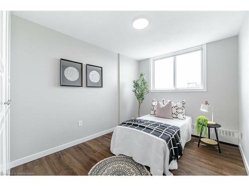 Ph-2-1100 Caven Street, Mississauga, ON - Indoor Photo Showing Bedroom