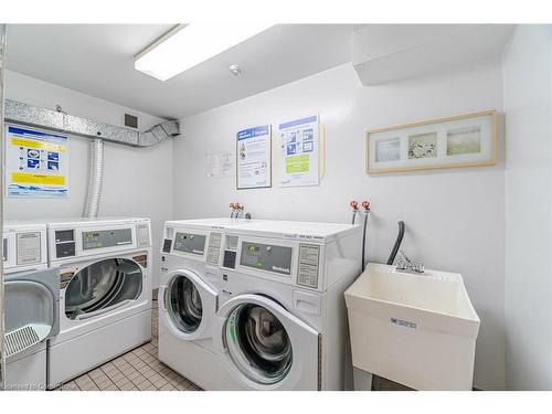 Ph-2-1100 Caven Street, Mississauga, ON - Indoor Photo Showing Laundry Room