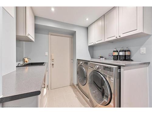 2368 Folkway Drive, Mississauga, ON - Indoor Photo Showing Laundry Room