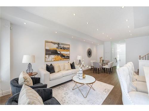 417 Athabasca Common, Oakville, ON - Indoor Photo Showing Living Room