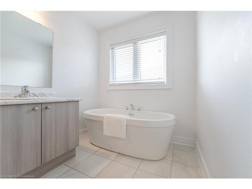 417 Athabasca Common, Oakville, ON - Indoor Photo Showing Bathroom