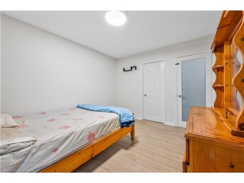 10-2120 Headon Road, Burlington, ON - Indoor Photo Showing Bedroom