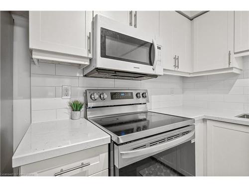 10-2120 Headon Road, Burlington, ON - Indoor Photo Showing Kitchen