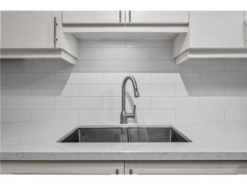 10-2120 Headon Road, Burlington, ON - Indoor Photo Showing Kitchen