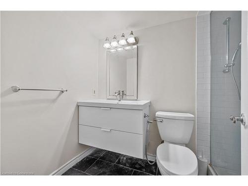 10-2120 Headon Road, Burlington, ON - Indoor Photo Showing Bathroom