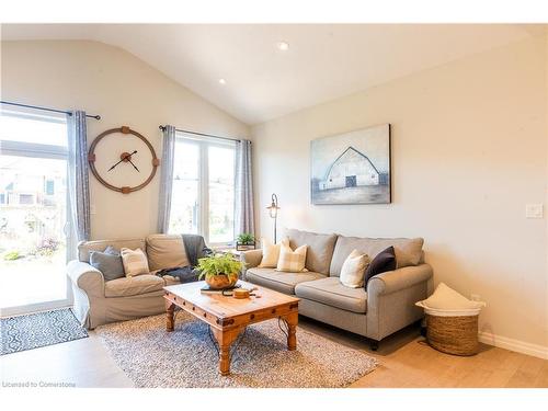 11 Cortland Terrace, St. Thomas, ON - Indoor Photo Showing Living Room