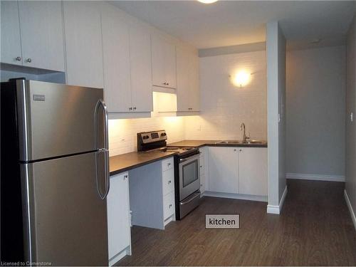 3-273 Lakeshore Road E, Mississauga, ON - Indoor Photo Showing Kitchen