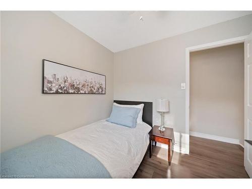 2025 Canning Court, Burlington, ON - Indoor Photo Showing Bedroom