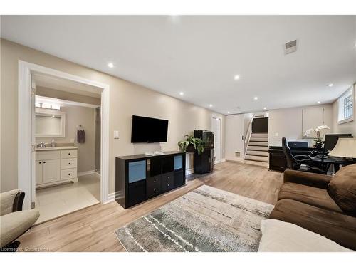 2025 Canning Court, Burlington, ON - Indoor Photo Showing Living Room