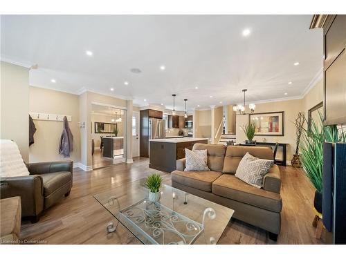 2025 Canning Court, Burlington, ON - Indoor Photo Showing Living Room