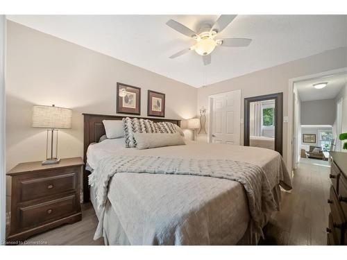 2025 Canning Court, Burlington, ON - Indoor Photo Showing Bedroom