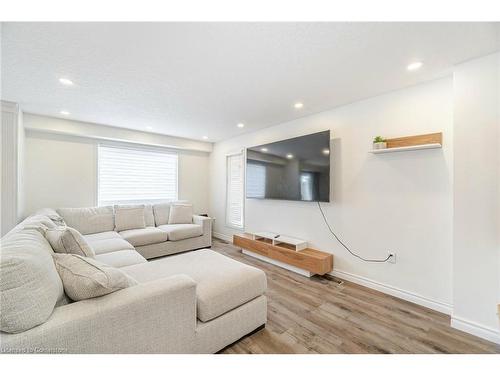 78 Periwinkle Street, Kitchener, ON - Indoor Photo Showing Living Room