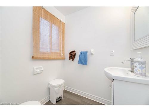 78 Periwinkle Street, Kitchener, ON - Indoor Photo Showing Bathroom