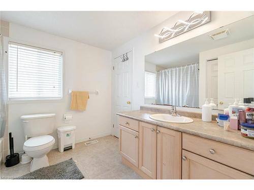 78 Periwinkle Street, Kitchener, ON - Indoor Photo Showing Bathroom