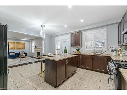 16 Burgess Crescent, Brantford, ON - Indoor Photo Showing Kitchen With Upgraded Kitchen