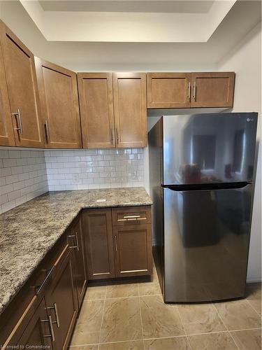 172 Bur Oak Drive Drive, Thorold, ON - Indoor Photo Showing Kitchen