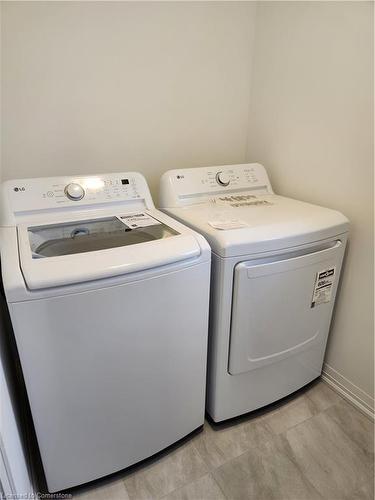 172 Bur Oak Drive Drive, Thorold, ON - Indoor Photo Showing Laundry Room