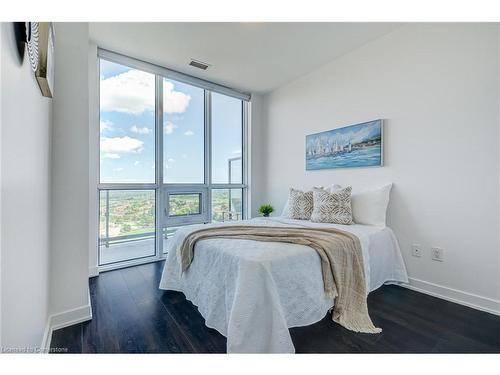 Ph07-4633 Glen Erin Drive, Mississauga, ON - Indoor Photo Showing Bedroom