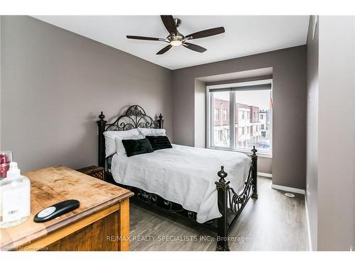 264 Vellwood Common, Oakville, ON - Indoor Photo Showing Bedroom