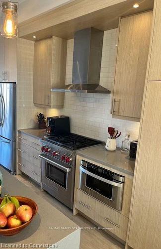 264 Vellwood Common, Oakville, ON - Indoor Photo Showing Kitchen