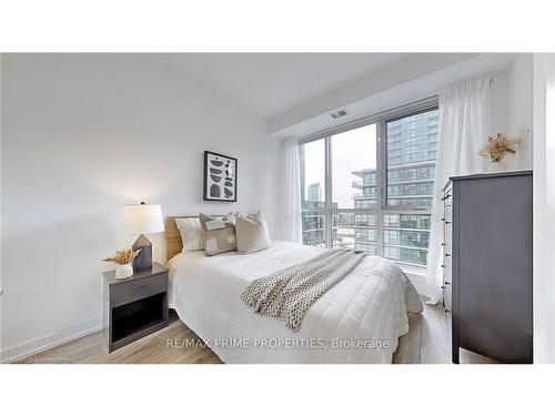 607-4065 Confederation Parkway, Mississauga, ON - Indoor Photo Showing Bedroom