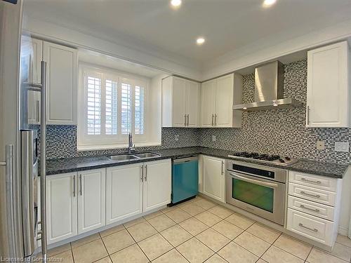 4230 Fuller Crescent, Burlington, ON - Indoor Photo Showing Kitchen With Stainless Steel Kitchen With Double Sink With Upgraded Kitchen