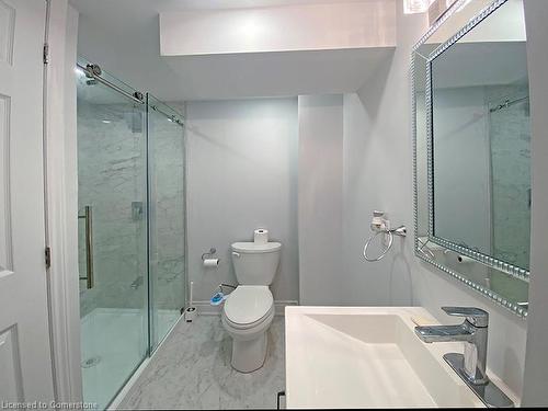 4230 Fuller Crescent, Burlington, ON - Indoor Photo Showing Bathroom