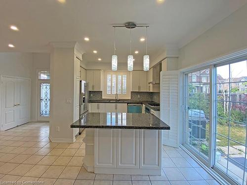 4230 Fuller Crescent, Burlington, ON - Indoor Photo Showing Kitchen