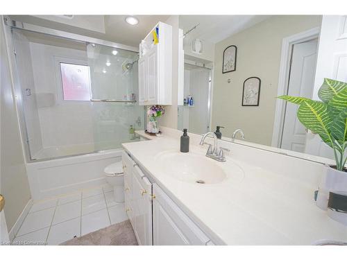 58 Blackthorn Lane, Peel, ON - Indoor Photo Showing Bathroom