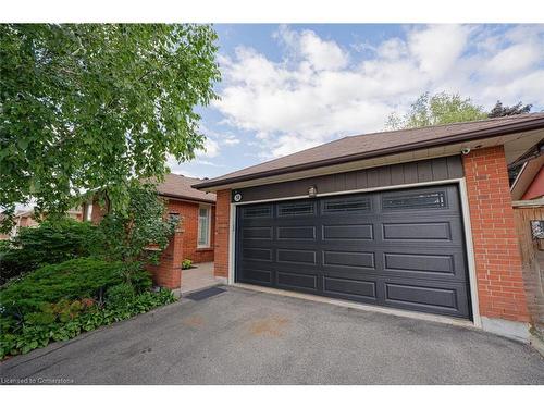 58 Blackthorn Lane, Peel, ON - Outdoor