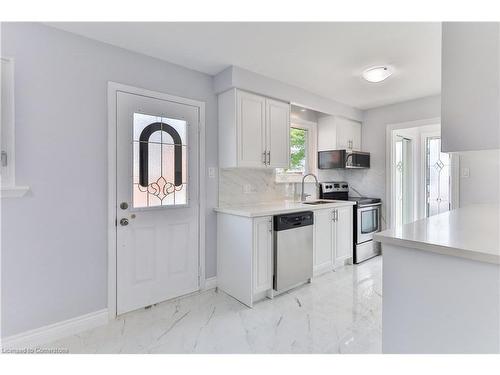 736 Consort Crescent, Mississauga, ON - Indoor Photo Showing Kitchen